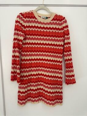 RIXO Red and Cream Chevron Ribbed Crewneck Sweater